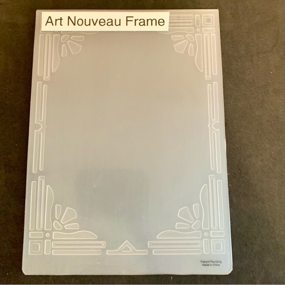 🎨CRICIT CUTTLEBUG Smaller Embossing Folders - Picture 1 of 5
